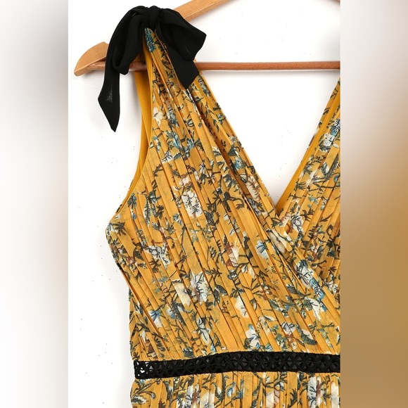 Lulu’s: Such Sophistication Yellow Floral Print Pleated Maxi Dress - Picture 6 of 6